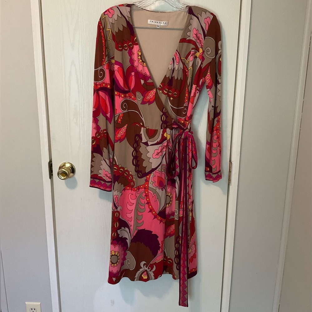 Trina Turk Pink Red Tan Long Sleeve Wrap Dress with V-Neck Size Medium